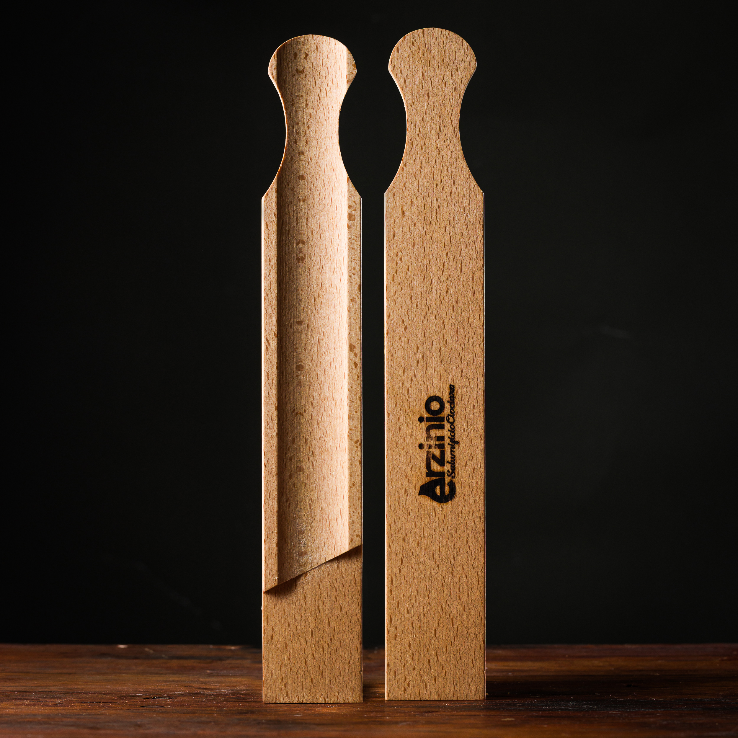 Featured image for “Taglia Salame”